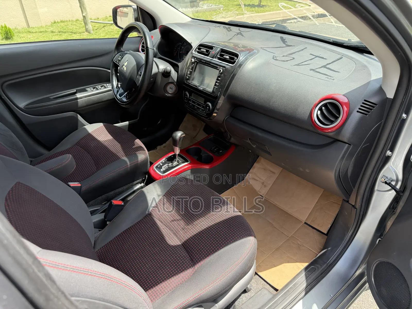 Mitsubishi Mirage SE 2020 Gray