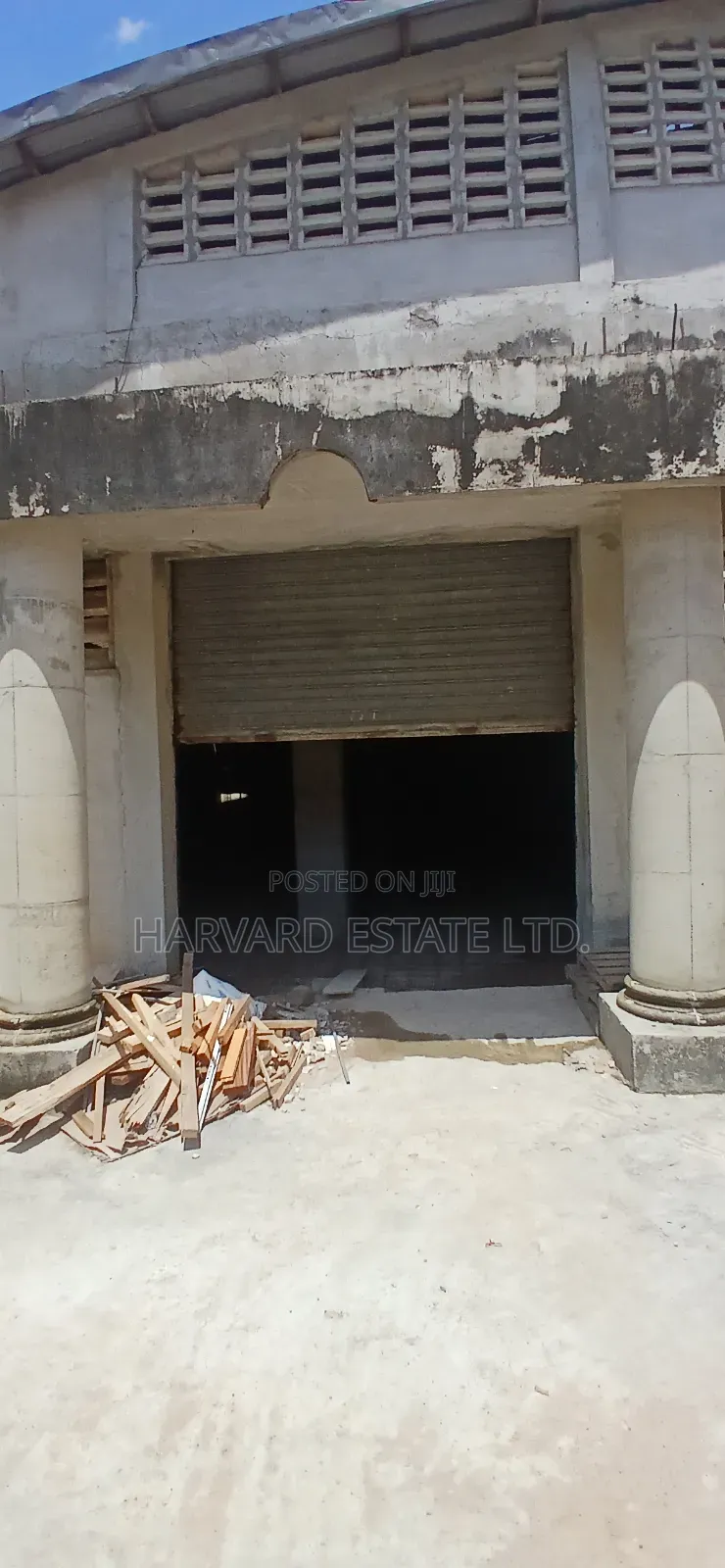 300 Square Feet Warehouses for Rent at Kwamo on Tech Ejisu Road