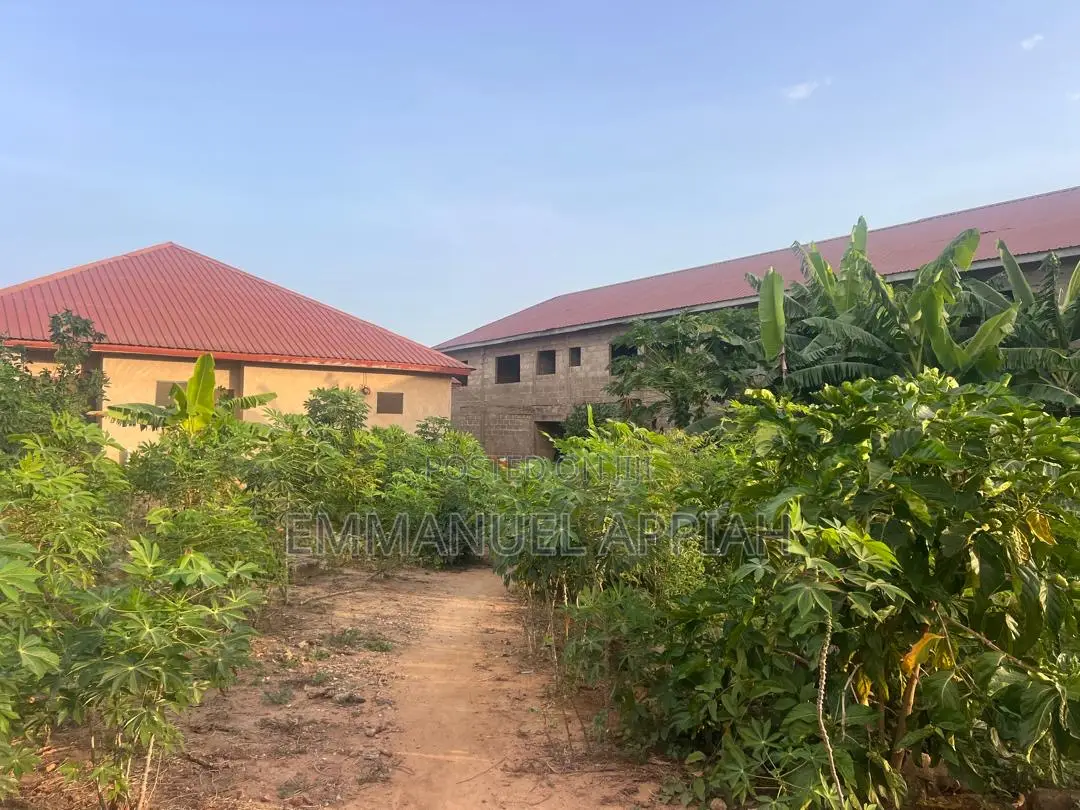 10 Stores and 10 Apt for Sale at Kasoa Opeikuma
