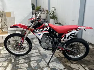 Suzuki 2022 Red