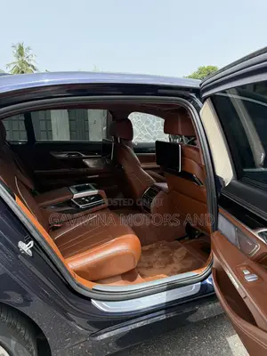 BMW 7 Series 745Le xDrive 2021 Green