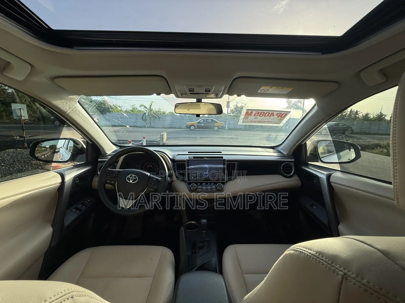Toyota RAV4 XLE 4dr SUV (2.5L 4cyl 6A) 2015 White