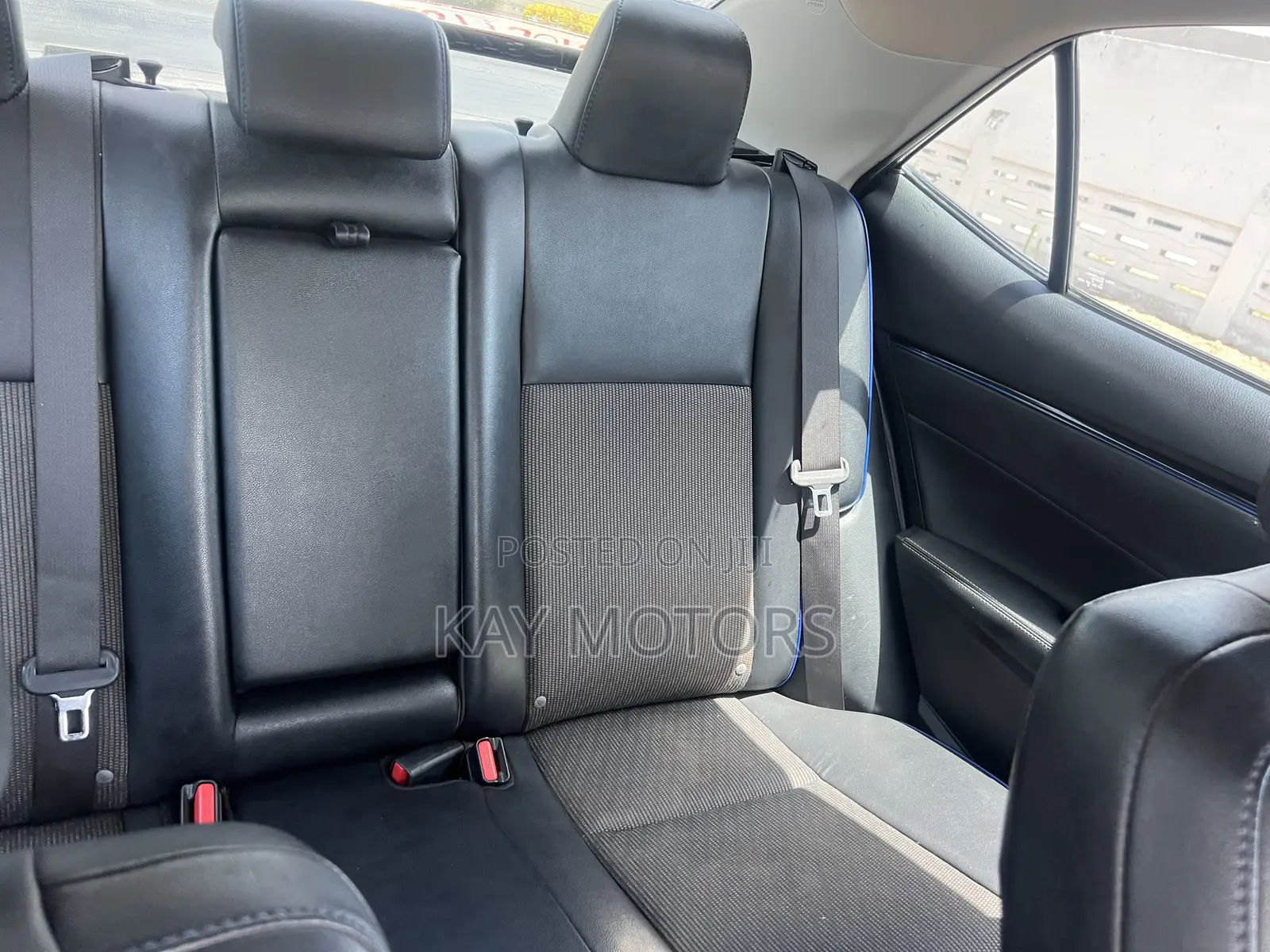 Toyota Corolla SE 4dr Sedan (1.8L 4cyl CVT) 2017 Matt Black