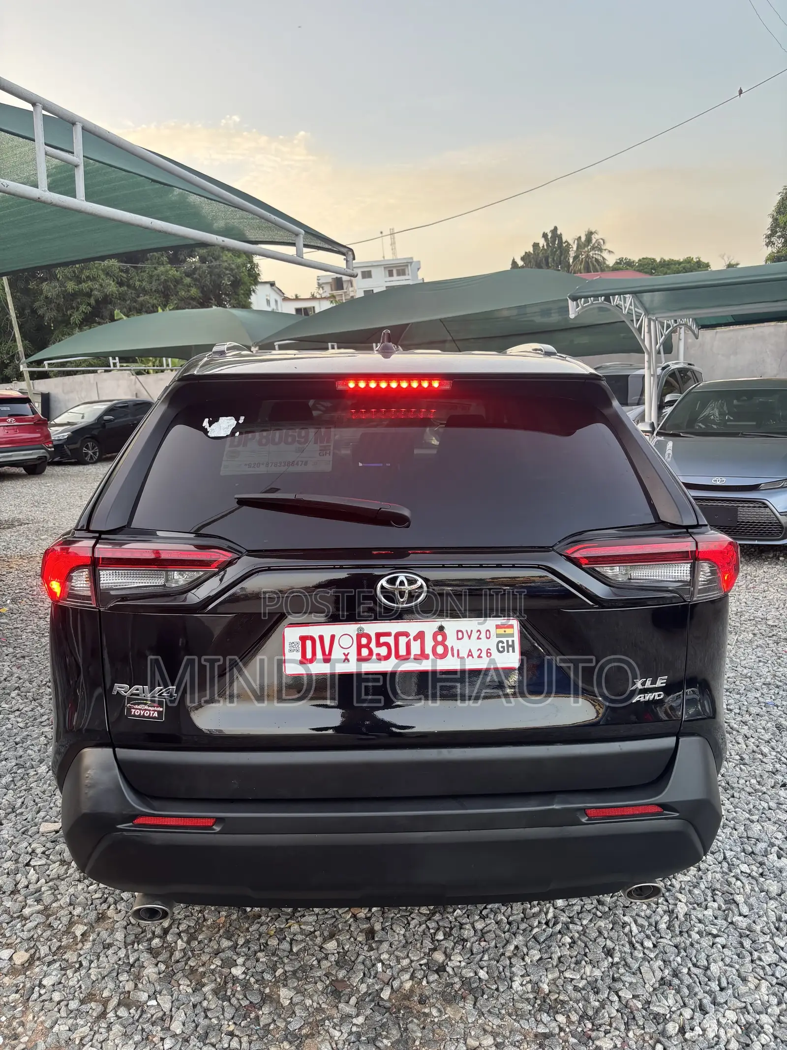 Toyota RAV4 XLE 2025 Black