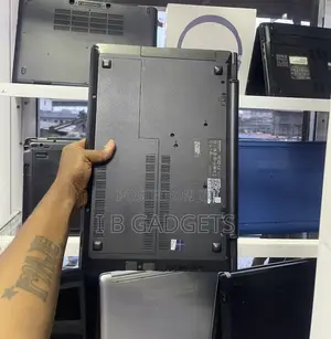 Laptop Lenovo B570 4GB Intel Celeron HDD+SSD 500GB