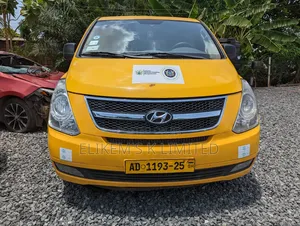 Hyundai Starex 2014 Yellow
