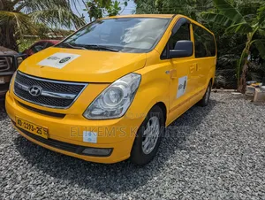 Hyundai Starex 2014 Yellow