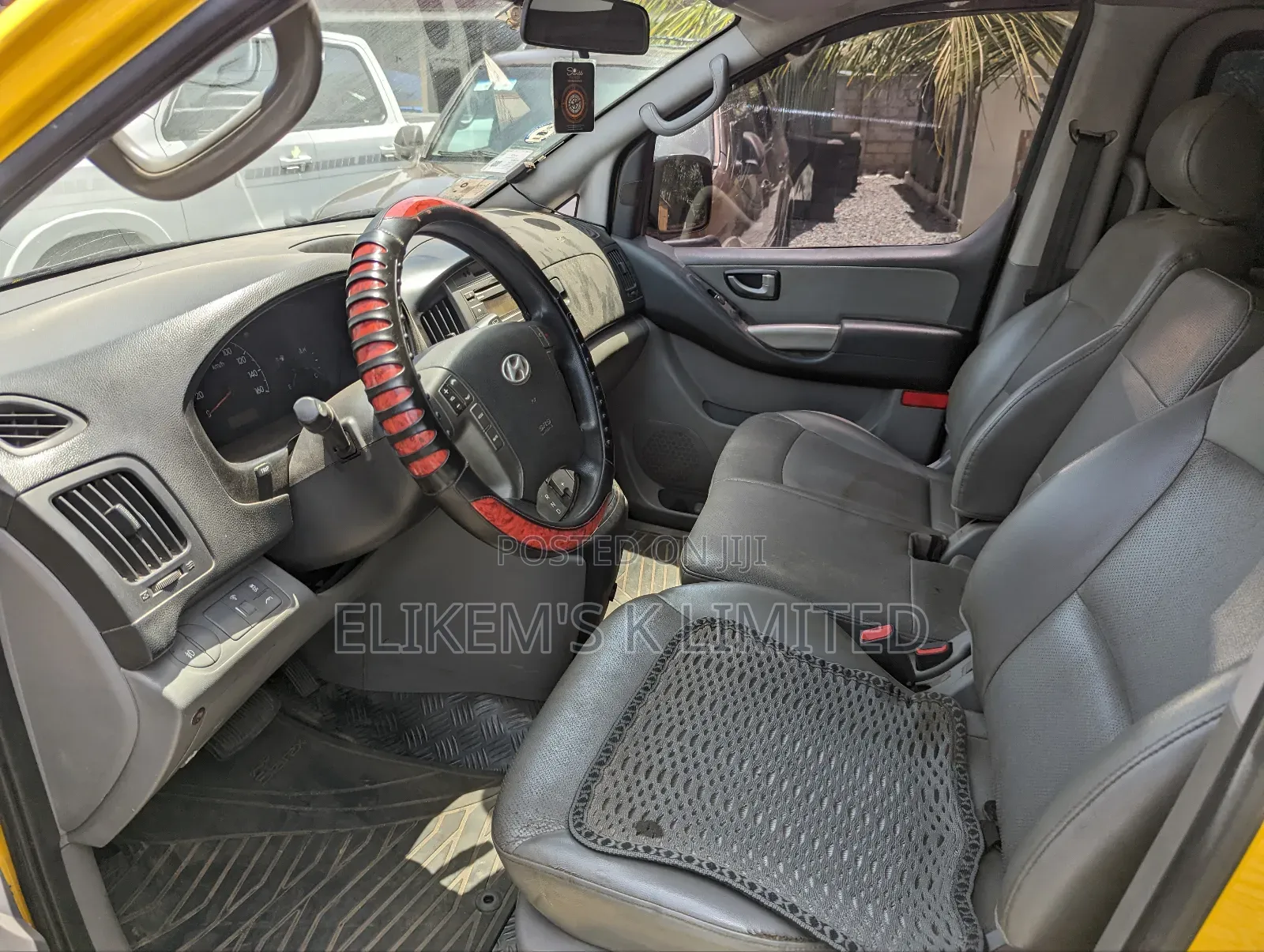 Hyundai Starex 2014 Yellow