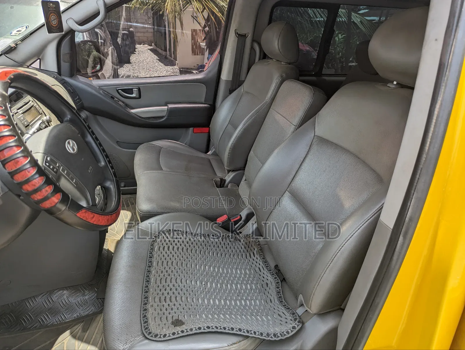 Hyundai Starex 2014 Yellow