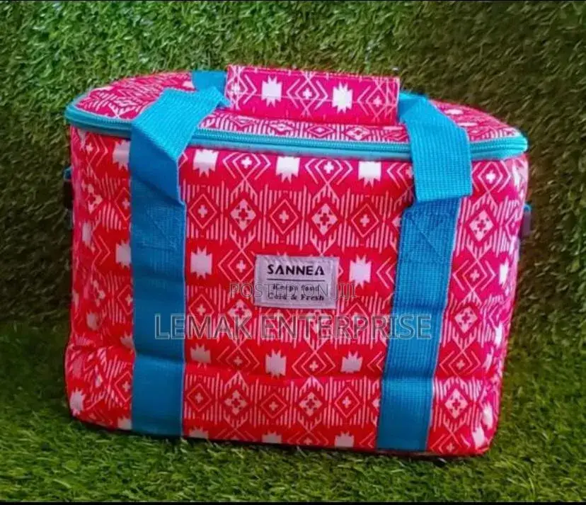 Lunch Bag Insulated for Both Hot and Cold
