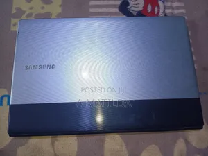 Laptop Samsung NP300E7A 4GB Intel Core i5 HDD 250GB