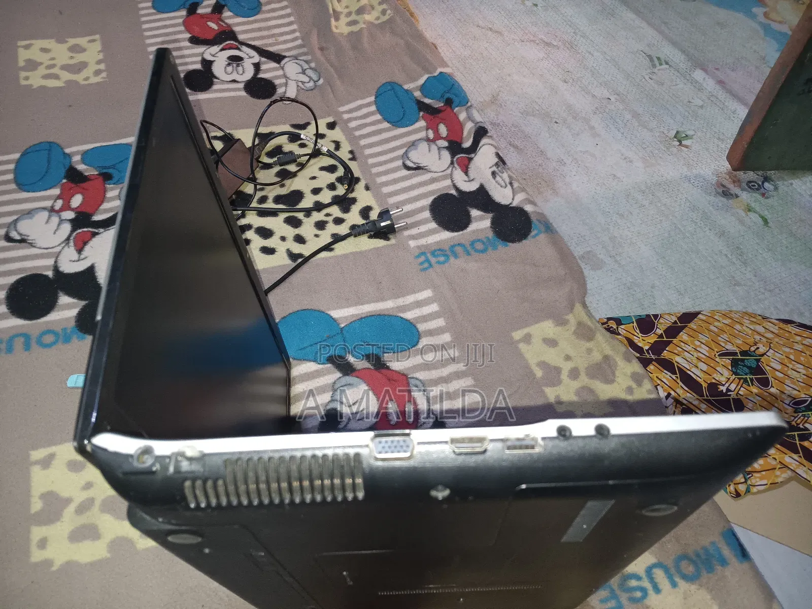 Laptop Samsung NP300E7A 4GB Intel Core i5 HDD 250GB