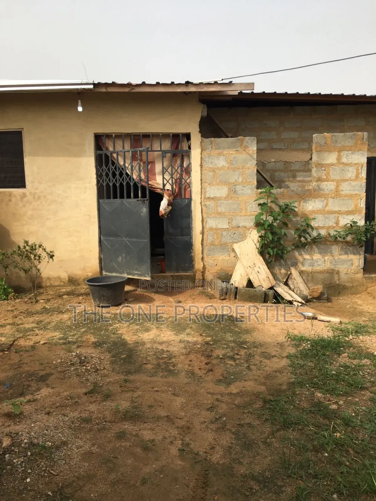 2bdrm House in Adjen Kotoku, Amasaman for sale