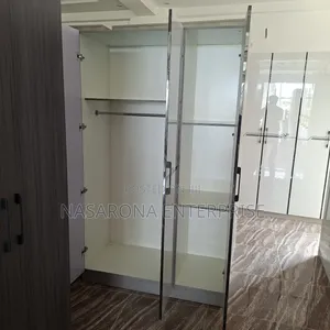 Glossy 3 Door Double Wardrobe 120x55x200cm