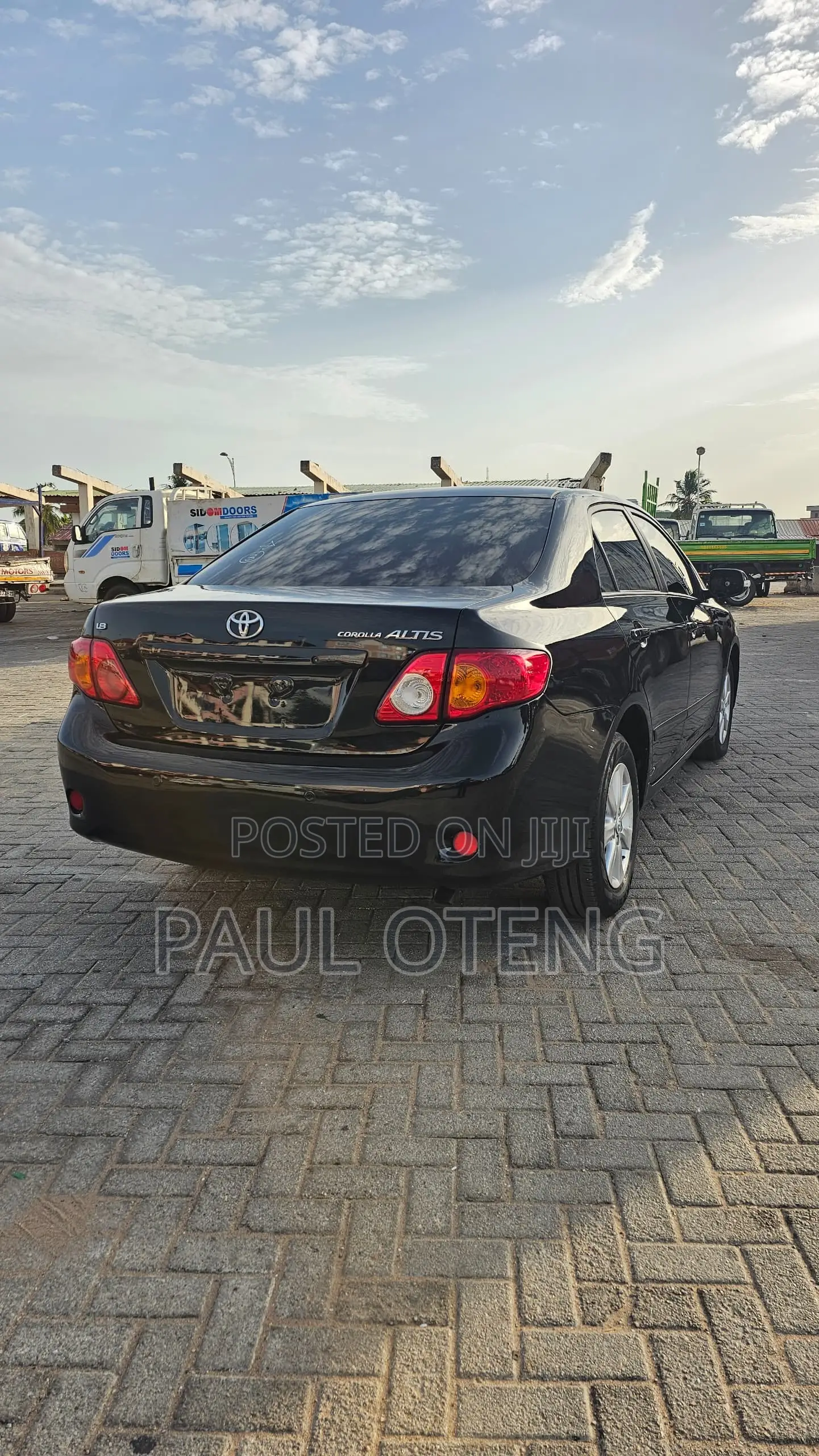 Toyota Corolla Base 4dr Sedan (1.8L 4cyl 5M) 2010 Black