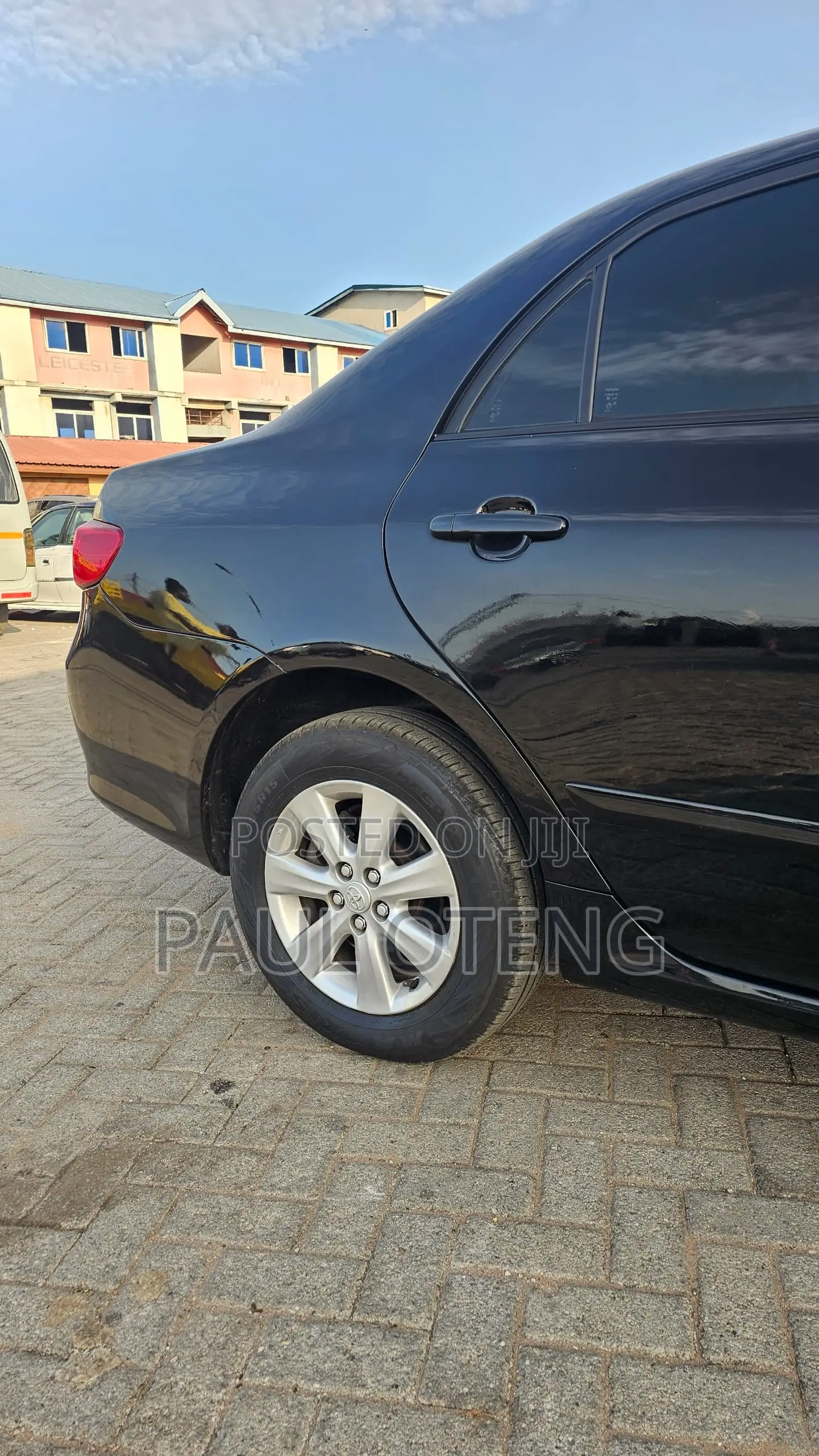 Toyota Corolla Base 4dr Sedan (1.8L 4cyl 5M) 2010 Black