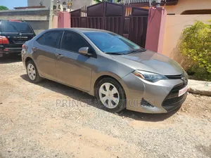 Toyota Corolla LE (1.8L 4cyl 2A) 2018 Brown