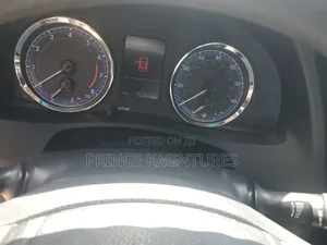 Toyota Corolla LE (1.8L 4cyl 2A) 2018 Brown