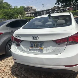 Hyundai Elantra SE 4dr Sedan (1.8L 4cyl 6A) 2015 White