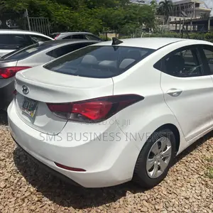 Hyundai Elantra SE 4dr Sedan (1.8L 4cyl 6A) 2015 White