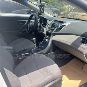 Hyundai Elantra SE 4dr Sedan (1.8L 4cyl 6A) 2015 White