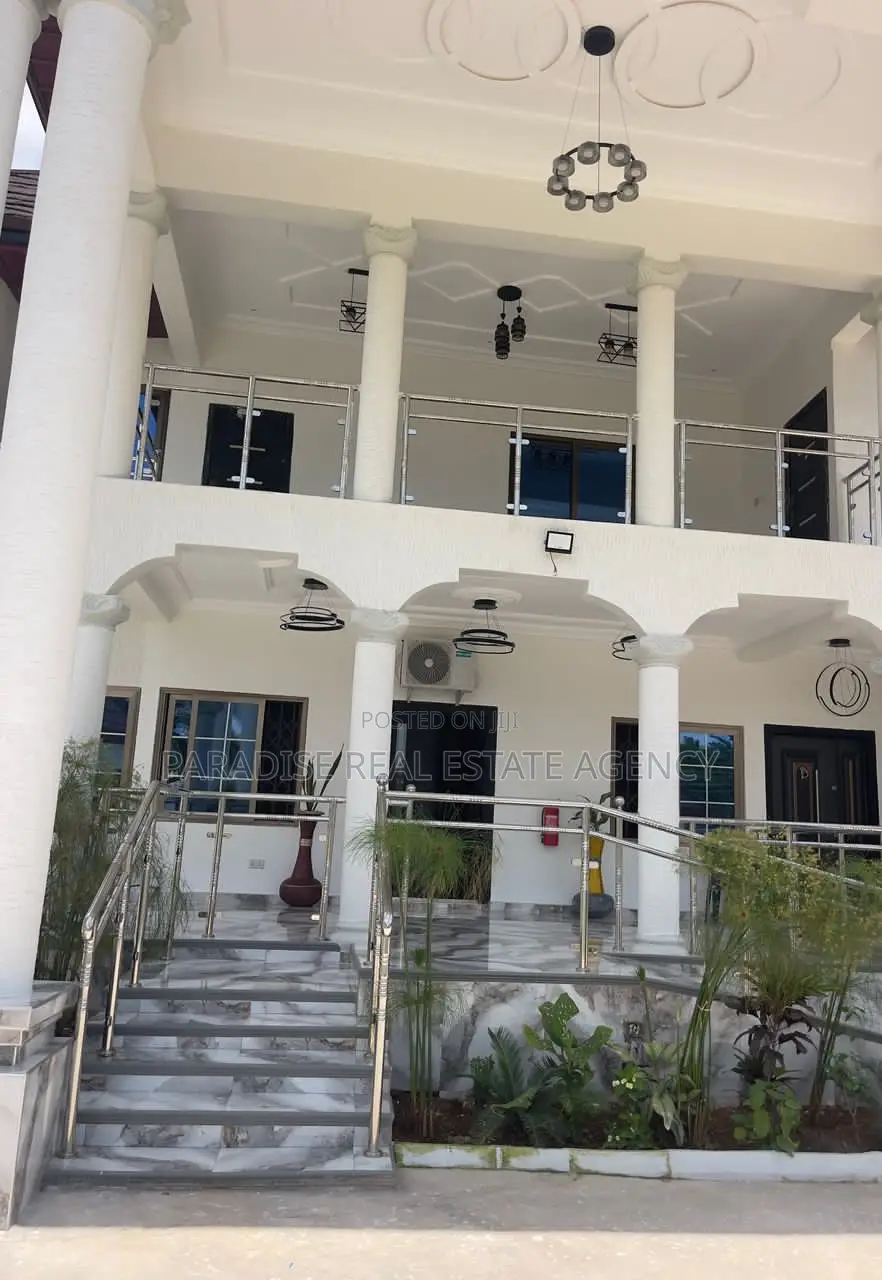 Furnished 17bdrm Mansion in Hotel, Kumasi Metropolitan for sale