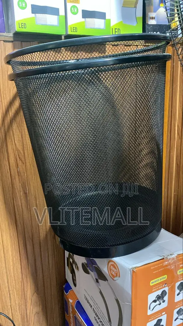 Black Metal Wire Mesh Wastebasket