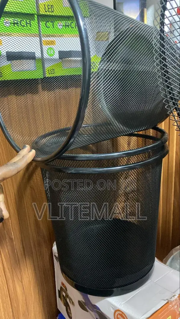 Black Metal Wire Mesh Wastebasket