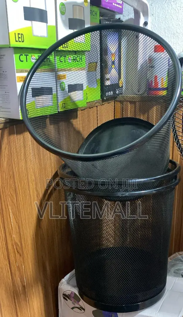 Black Metal Wire Mesh Wastebasket