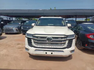 Toyota Land Cruiser 4.5 V8 VXR 2021 White