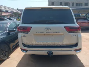 Toyota Land Cruiser 4.5 V8 VXR 2021 White
