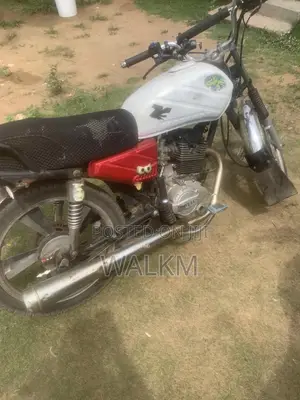 Royal Motorcycle 2024 White