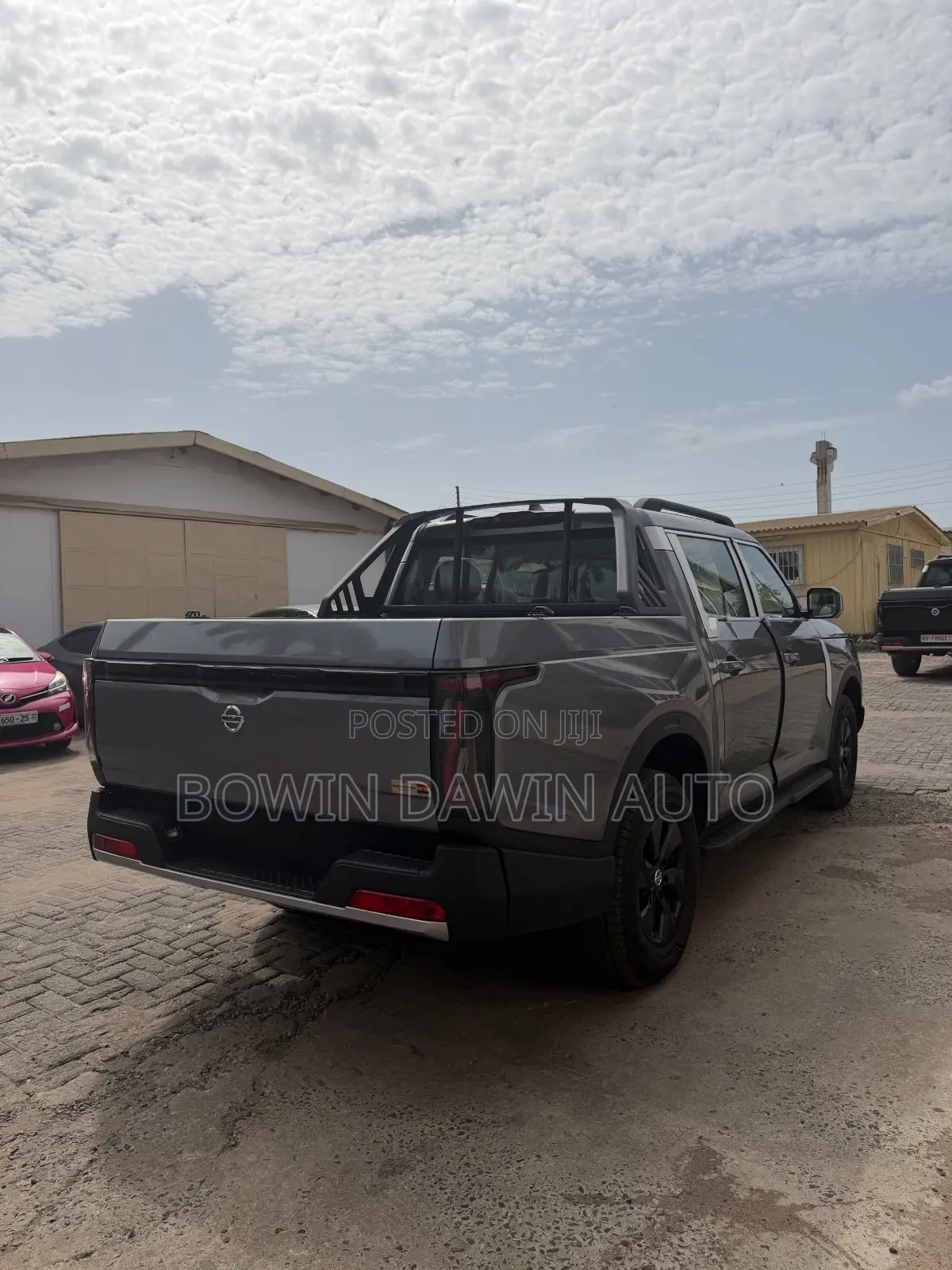 New Nissan Pick-Up 2025 Gray