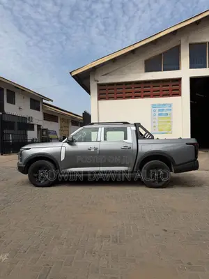 New Nissan Pick-Up 2025 Gray