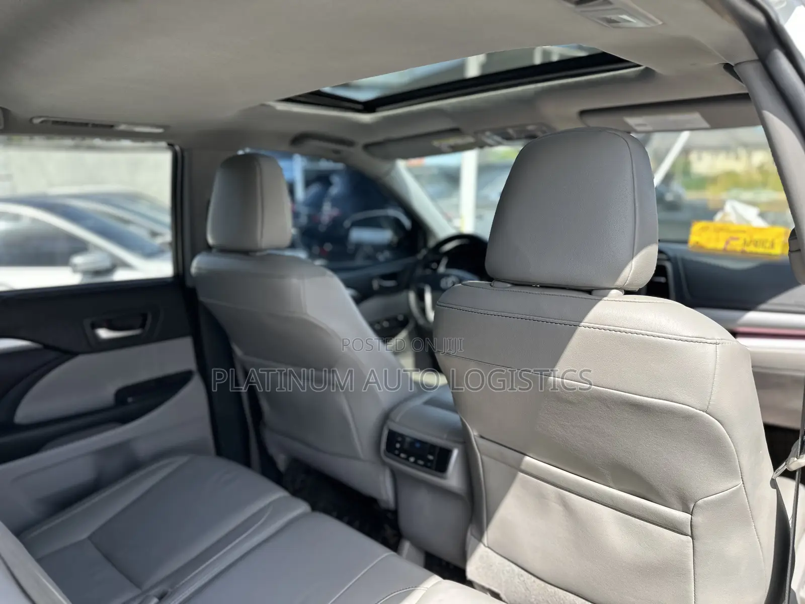 Toyota Highlander XLE 4x4 V6 (3.5L 6cyl 8A) 2018 White