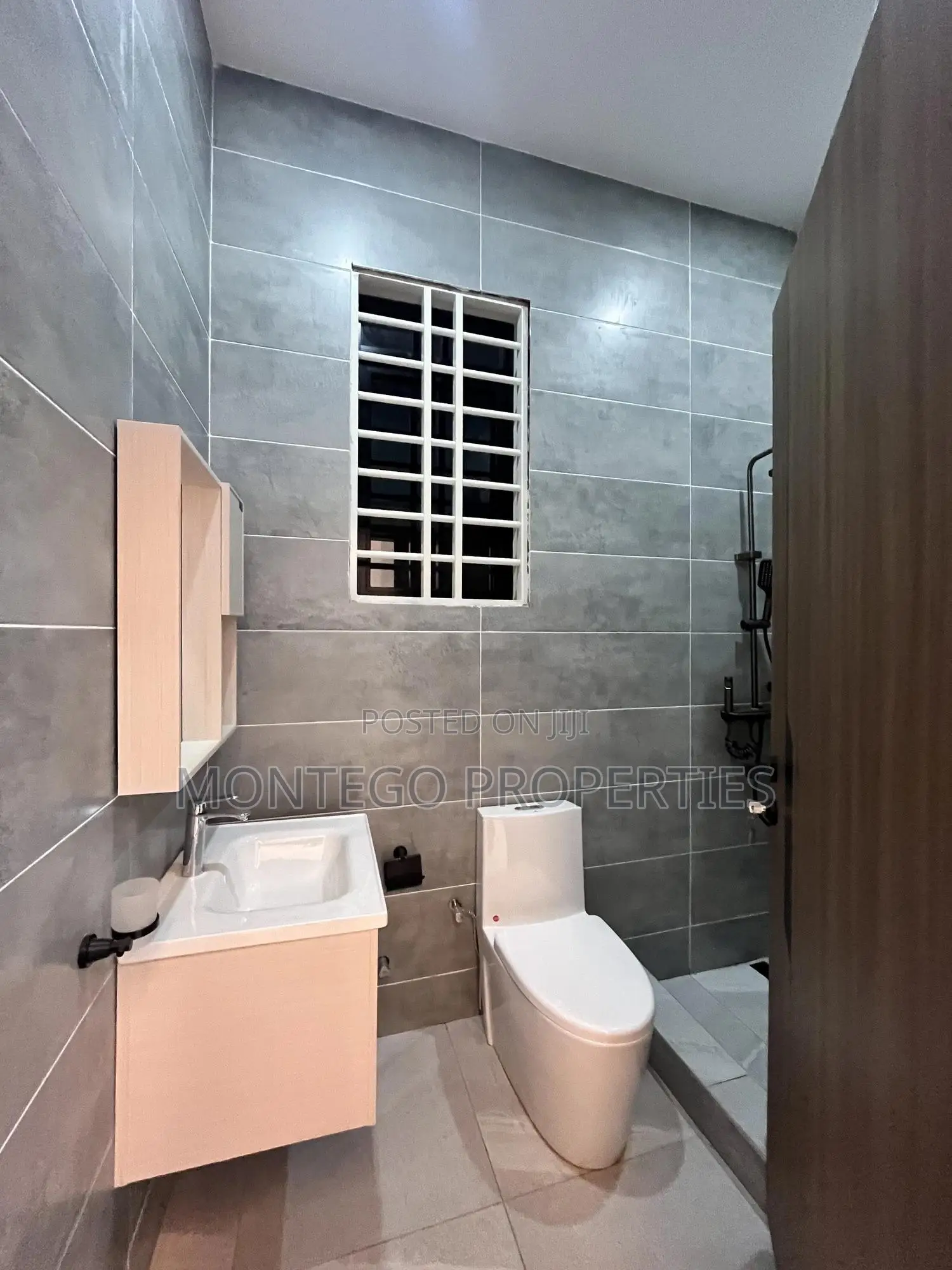 3bdrm House in Ashale Botwe for sale