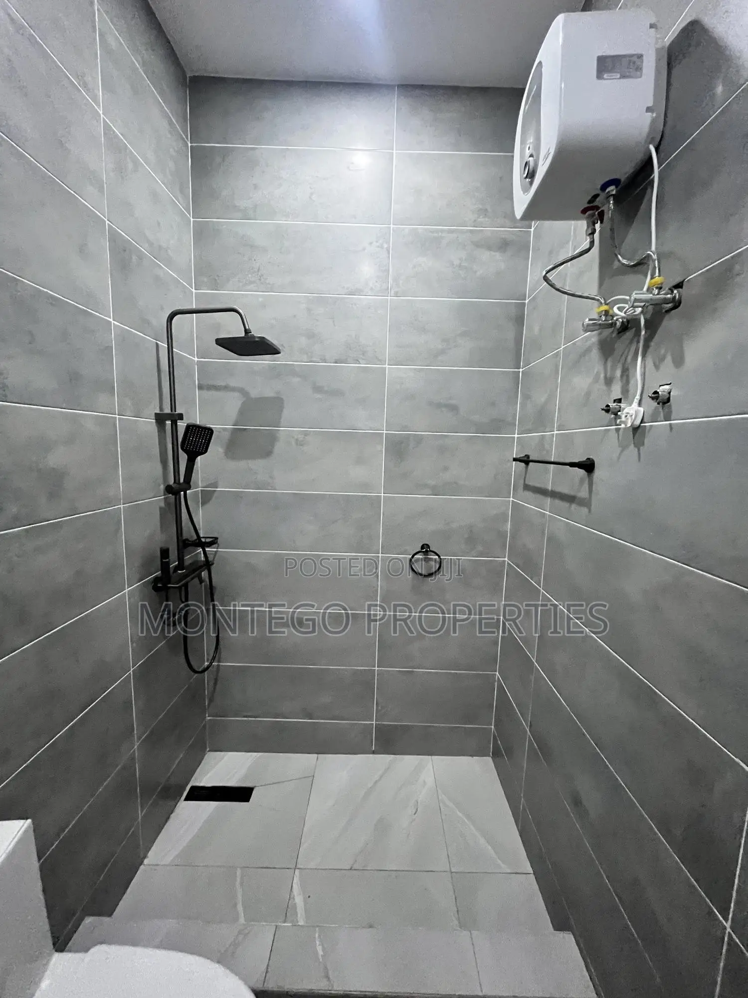 3bdrm House in Ashale Botwe for sale