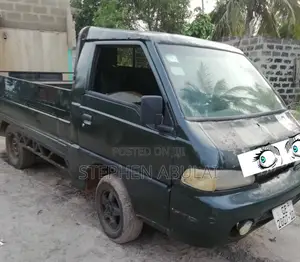 Hyundai H-100 2000 Green