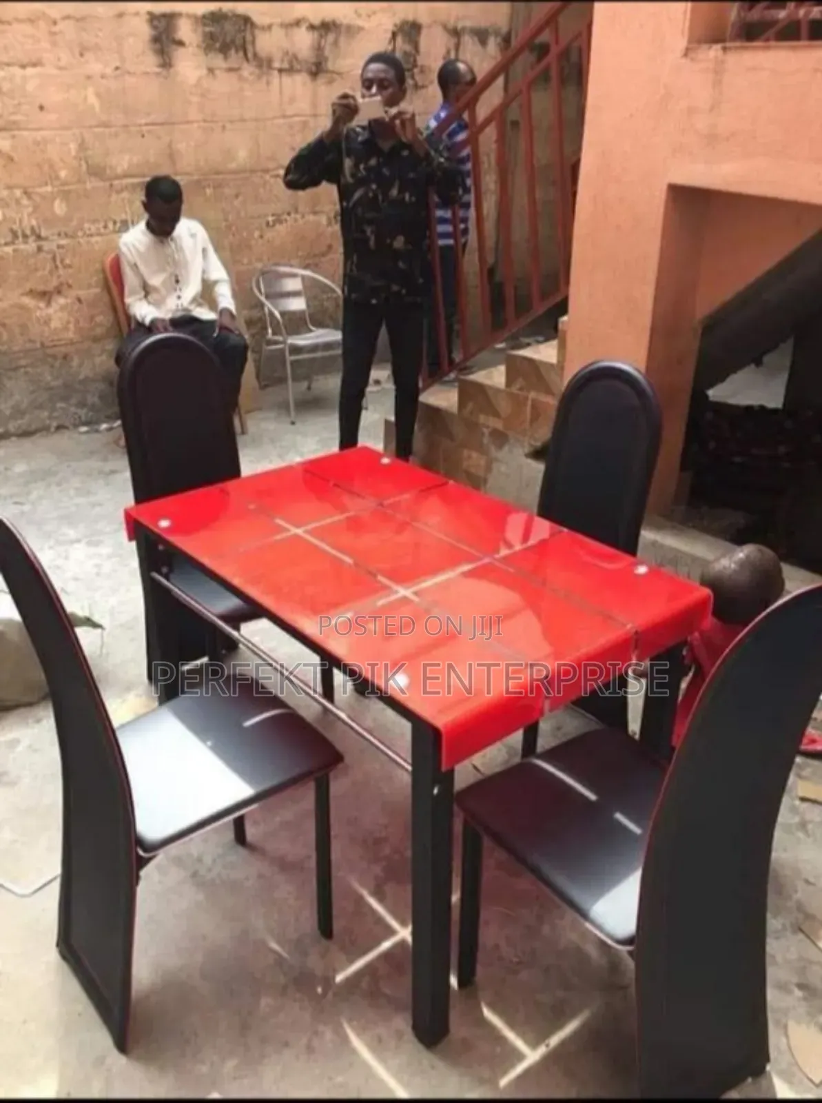Dining Table (4 Seats)