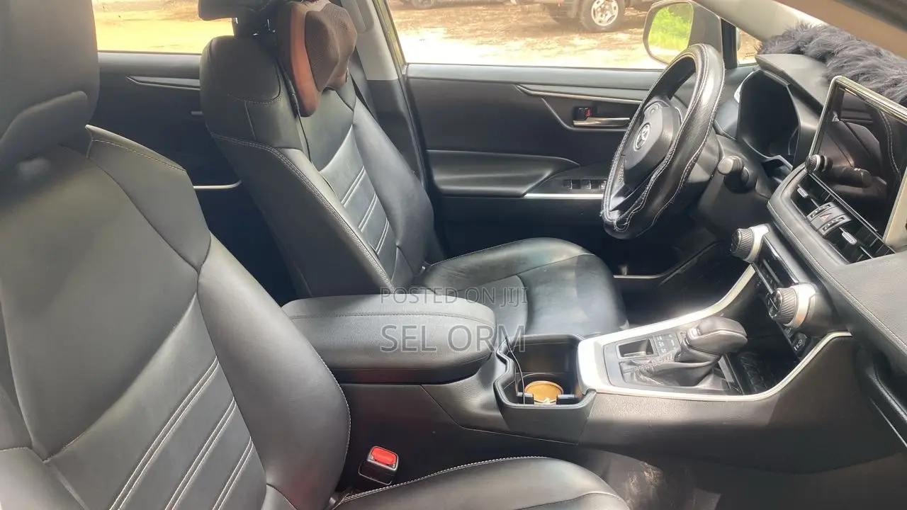 Toyota RAV4 2024 Gray