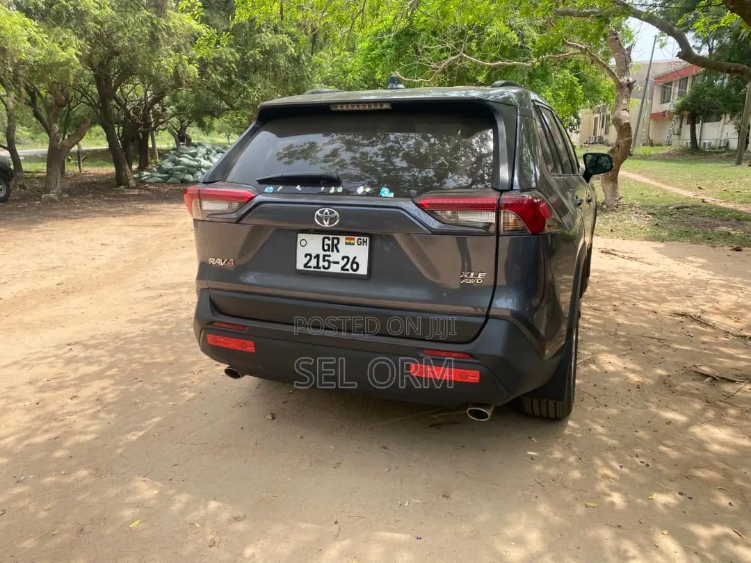 Toyota RAV4 2024 Gray