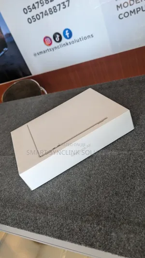 New Laptop Apple MacBook Air 2022 M2 16GB Apple M2 SSD 256GB
