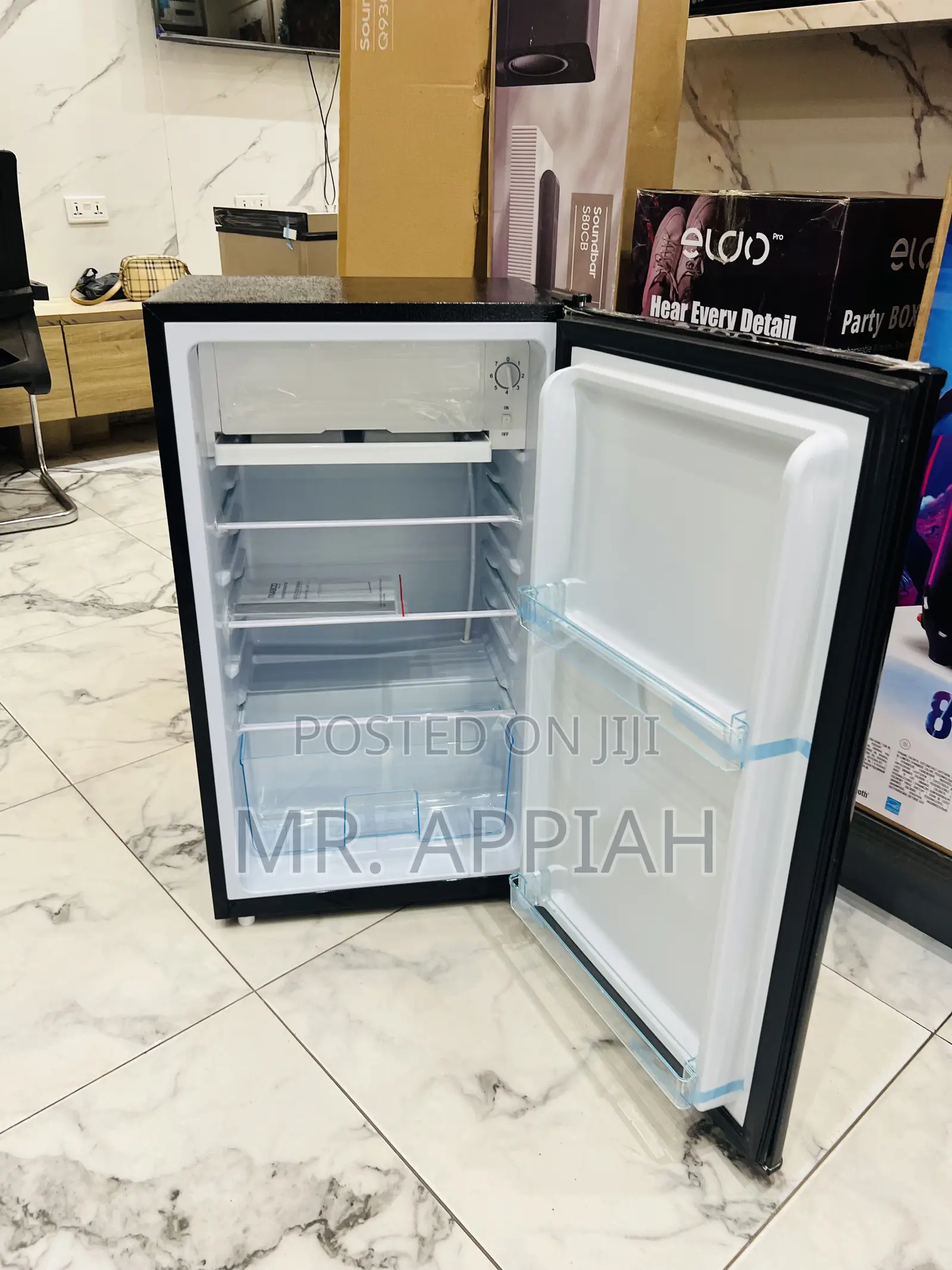 Fast Cooling Nasco Nasf1-110fl 1 Door Table Top Fridge(Black) 