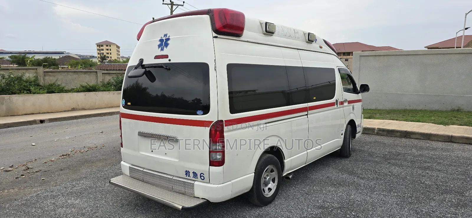 Toyota HiAce 2013 White