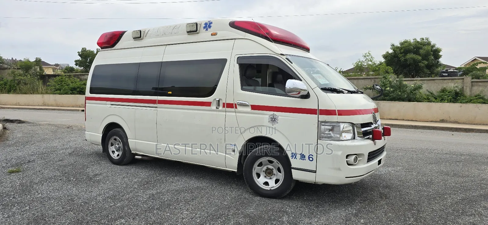 Toyota HiAce 2013 White