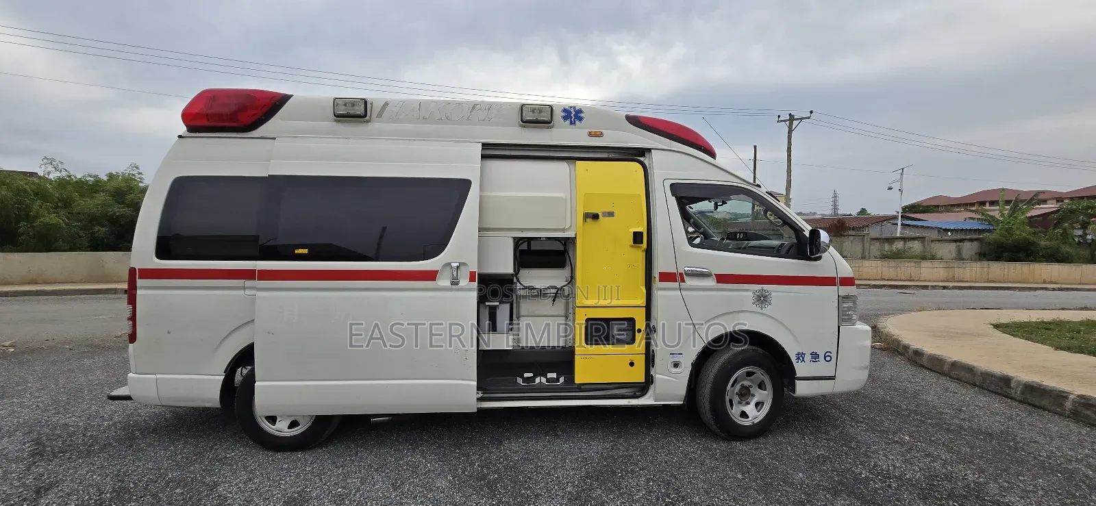 Toyota HiAce 2013 White