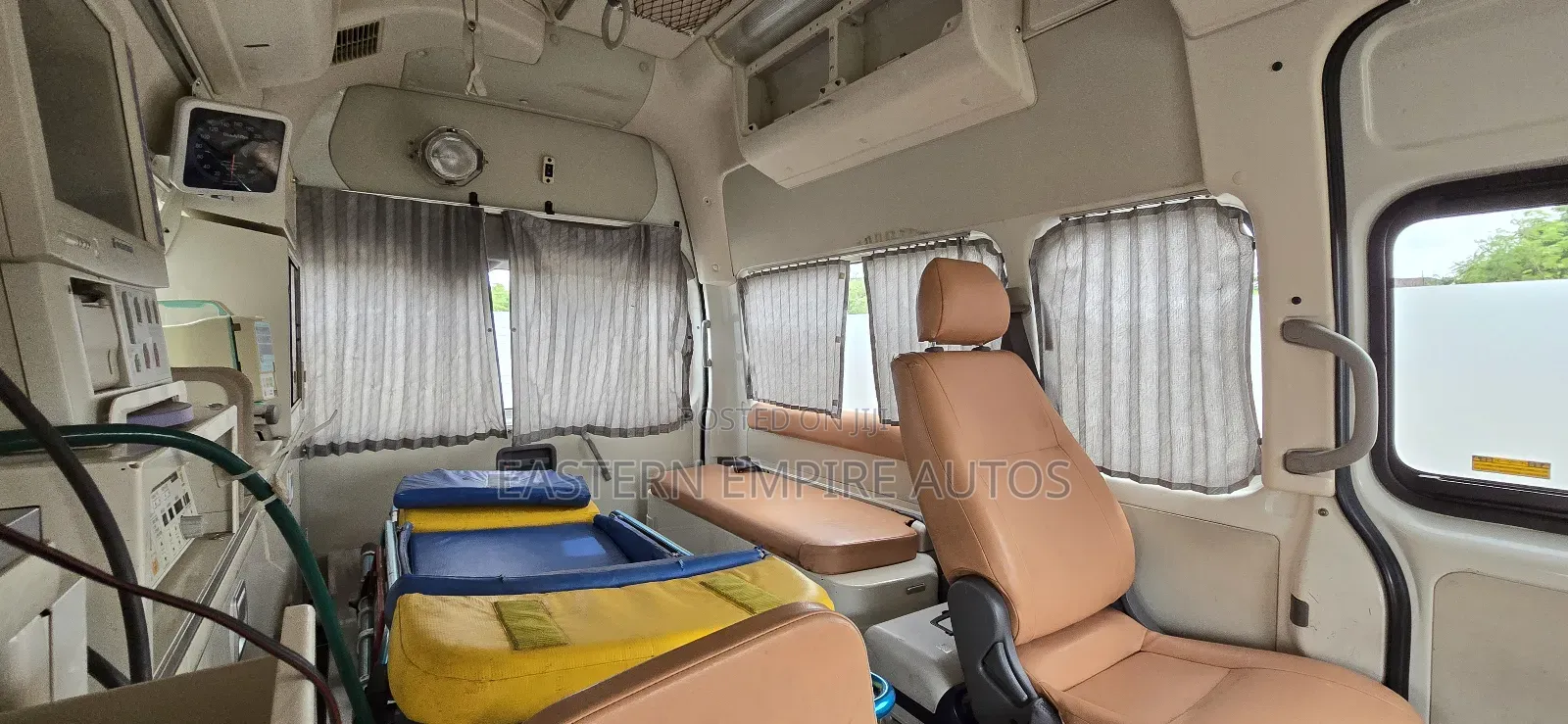 Toyota HiAce 2013 White