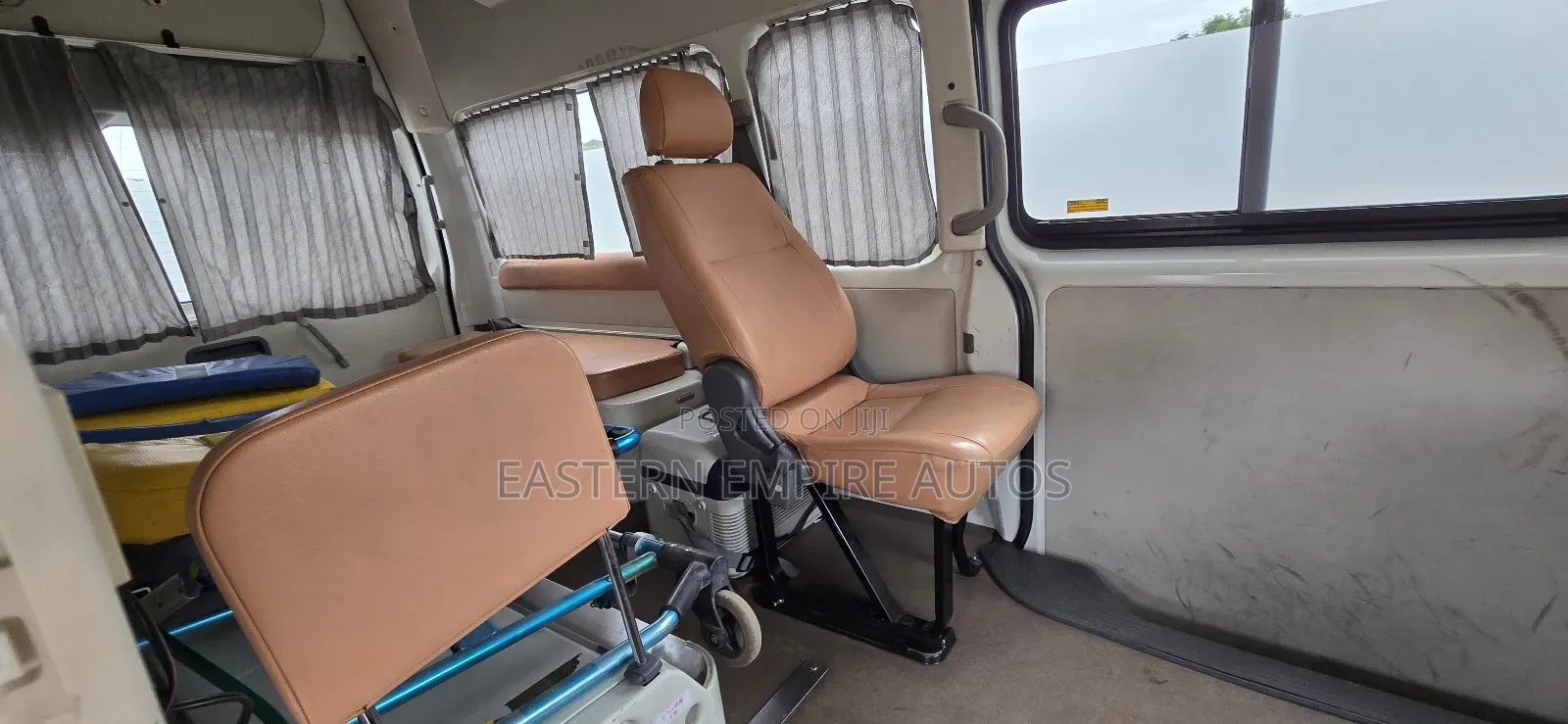 Toyota HiAce 2013 White