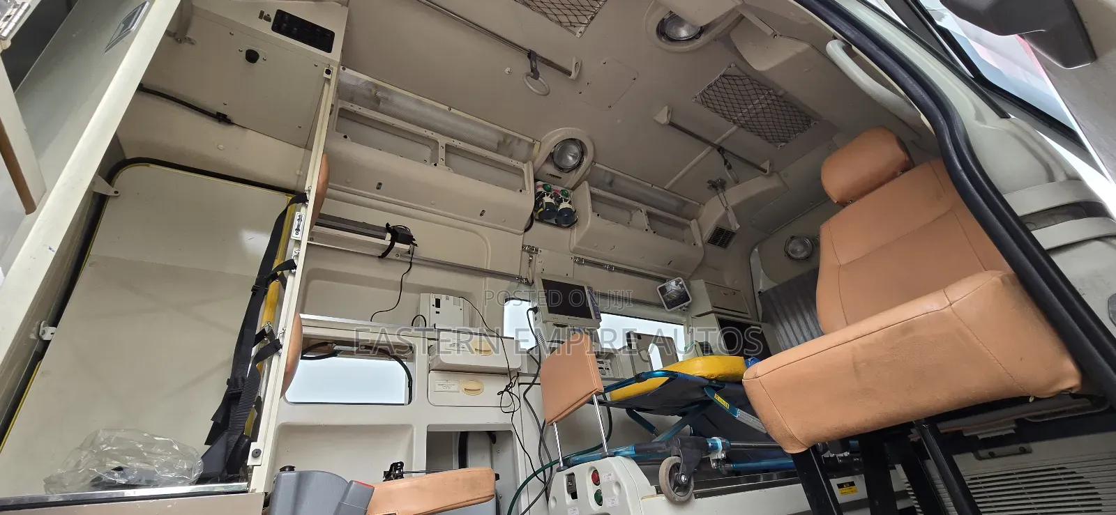 Toyota HiAce 2013 White