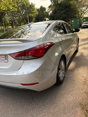 Hyundai Elantra SE Sedan FWD (1.8L 4cyl 6M) 2016 Silver